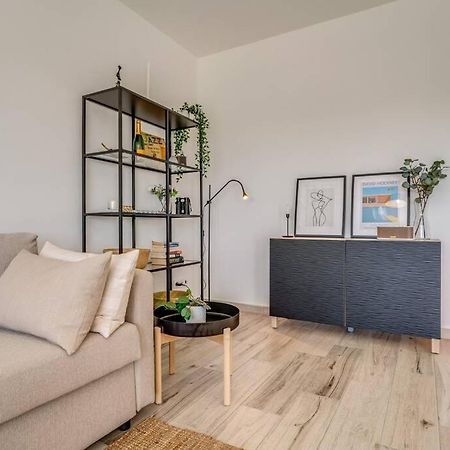 Happiness Apartment - 2Bedroom Apt In 阿尔热祖尔 外观 照片