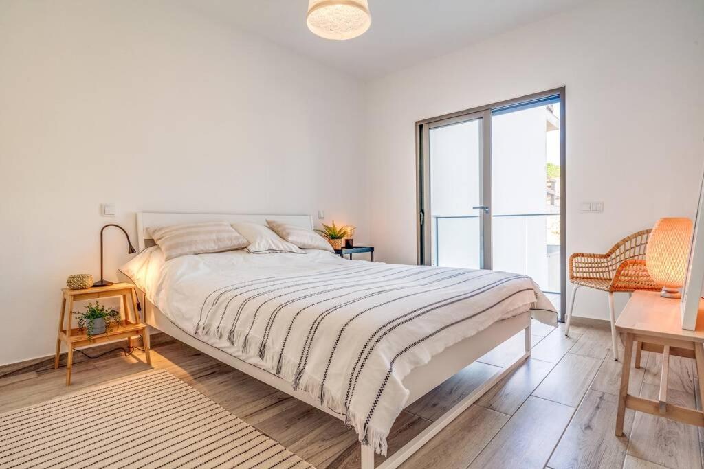 Happiness Apartment - 2Bedroom Apt In 阿尔热祖尔 外观 照片