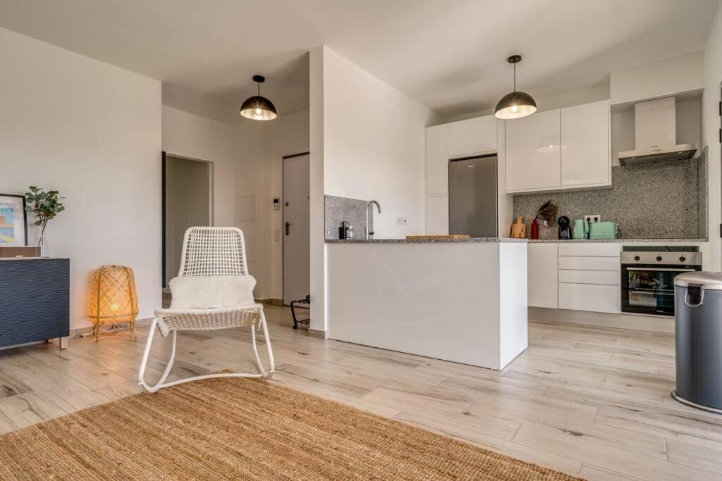 Happiness Apartment - 2Bedroom Apt In 阿尔热祖尔 外观 照片